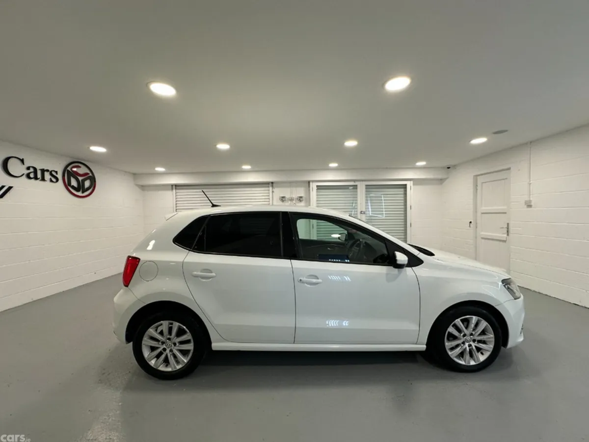 Volkswagen Polo Hatchback, Petrol, 2016, White