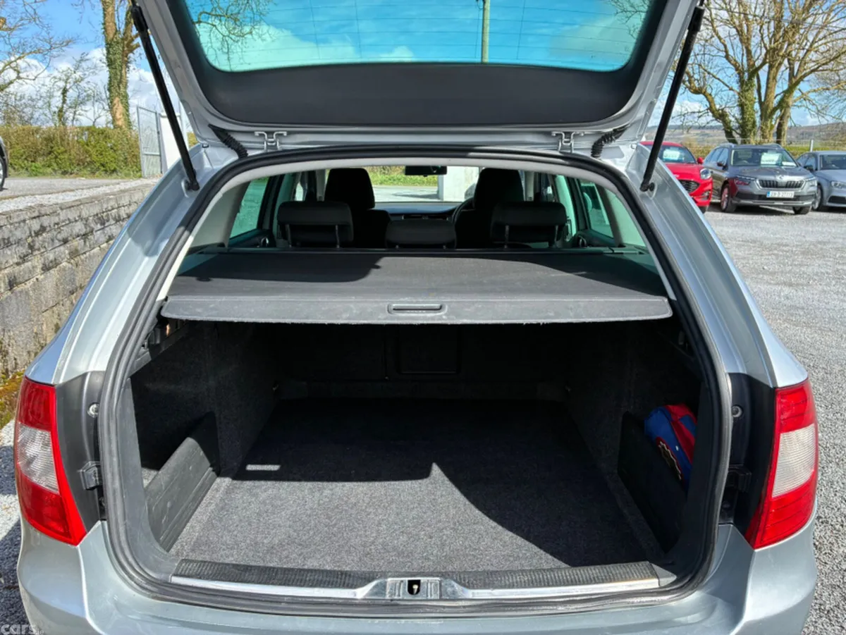 Skoda Superb Estate, Diesel, 2013, Silver