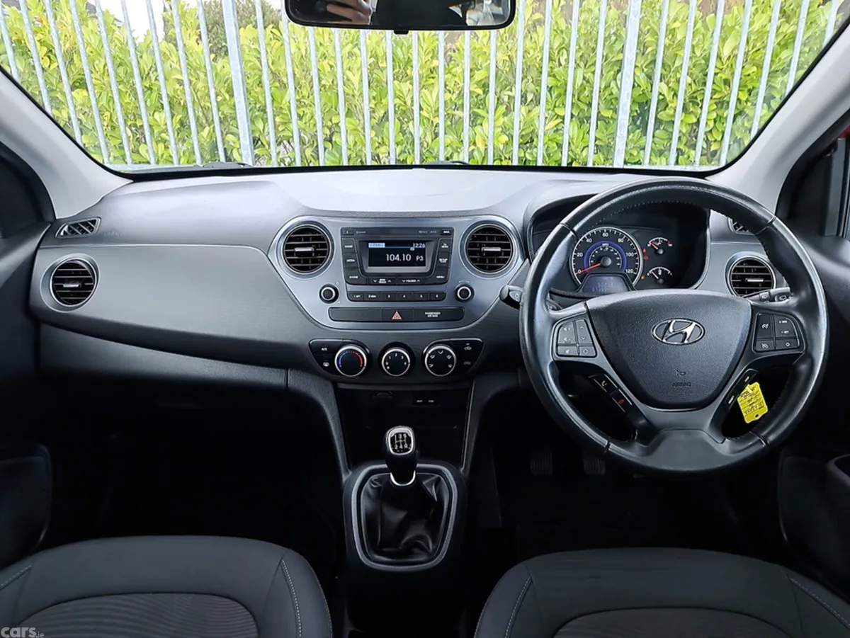 Hyundai i10 Hatchback, Petrol, 2018, Red