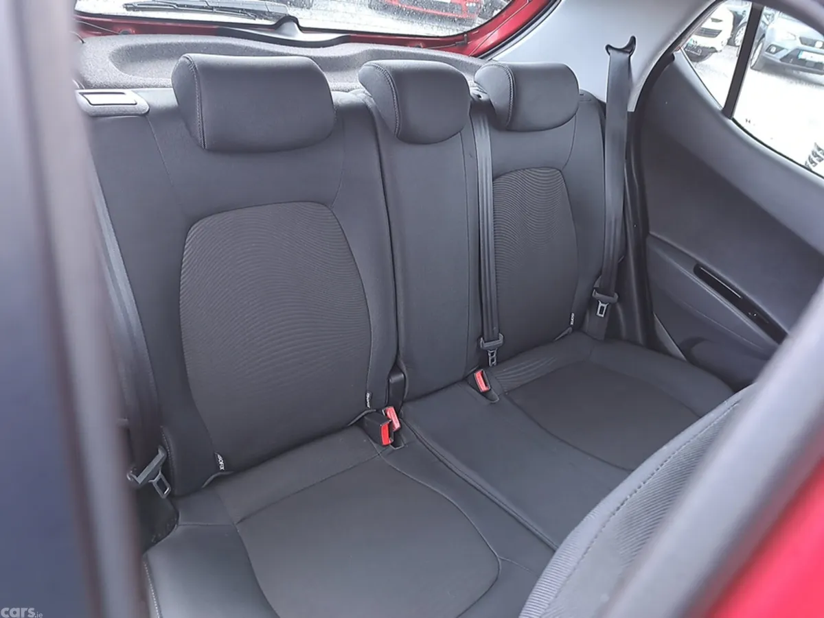 Hyundai i10 Hatchback, Petrol, 2018, Red