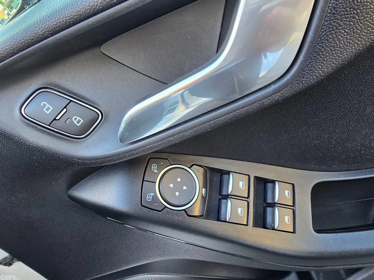 Ford Fiesta Hatchback, Petrol, 2020, White
