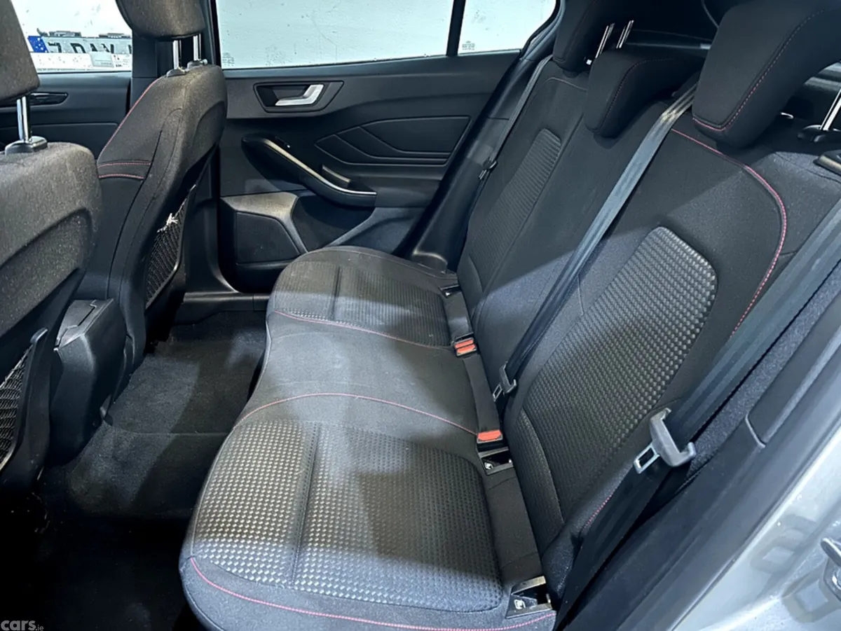 Ford Focus Hatchback, Petrol Hybrid, 2022, Grey