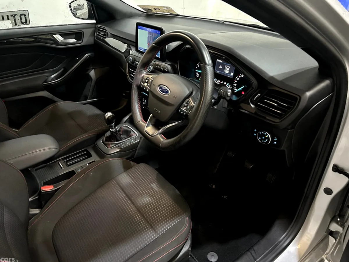 Ford Focus Hatchback, Petrol Hybrid, 2022, Grey