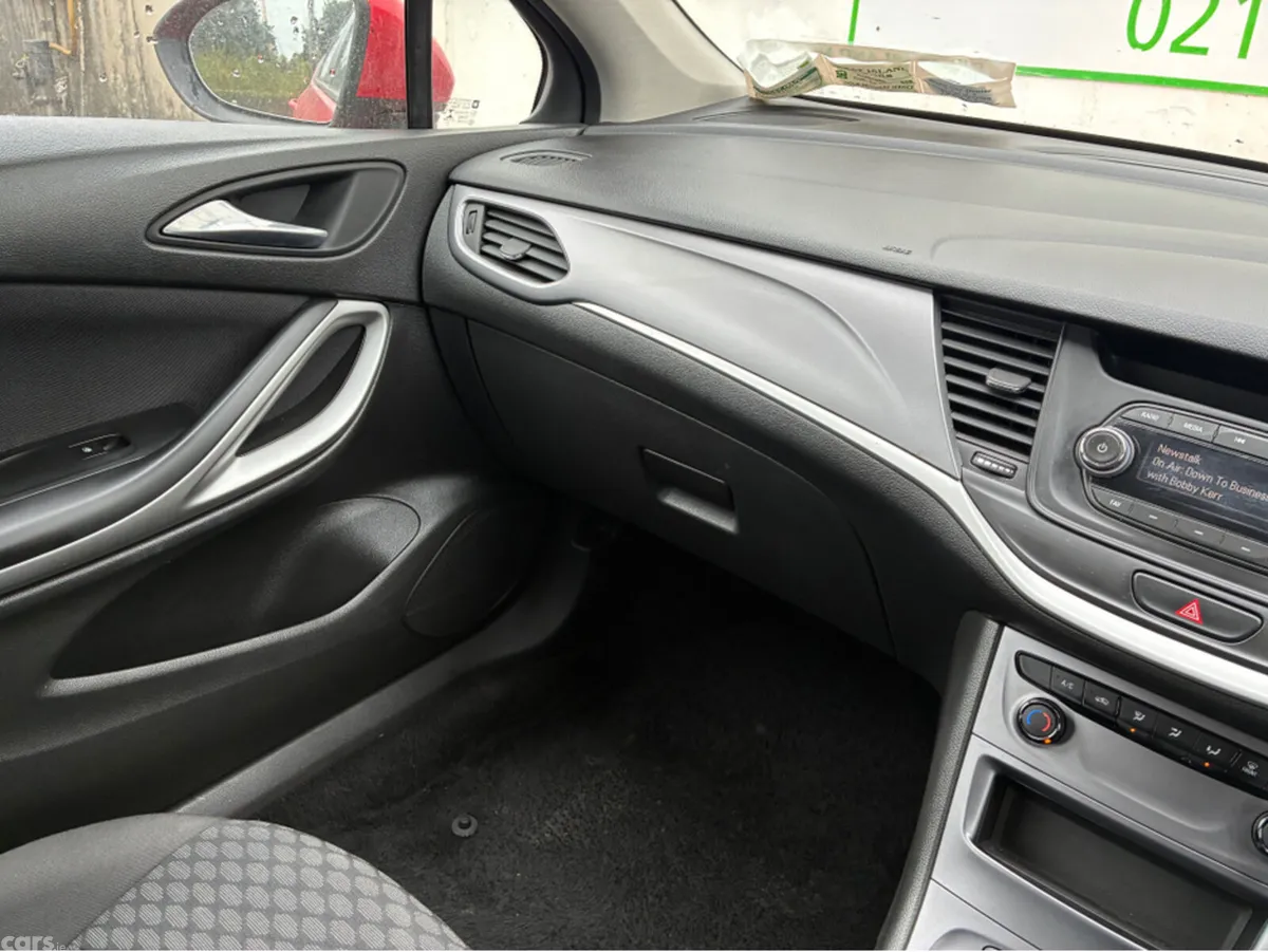 Opel Astra Hatchback, Petrol, 2019, Red