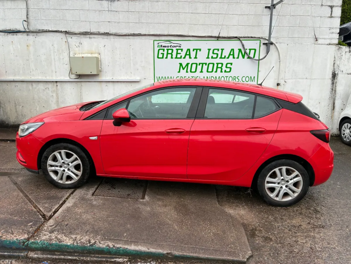 Opel Astra Hatchback, Petrol, 2019, Red