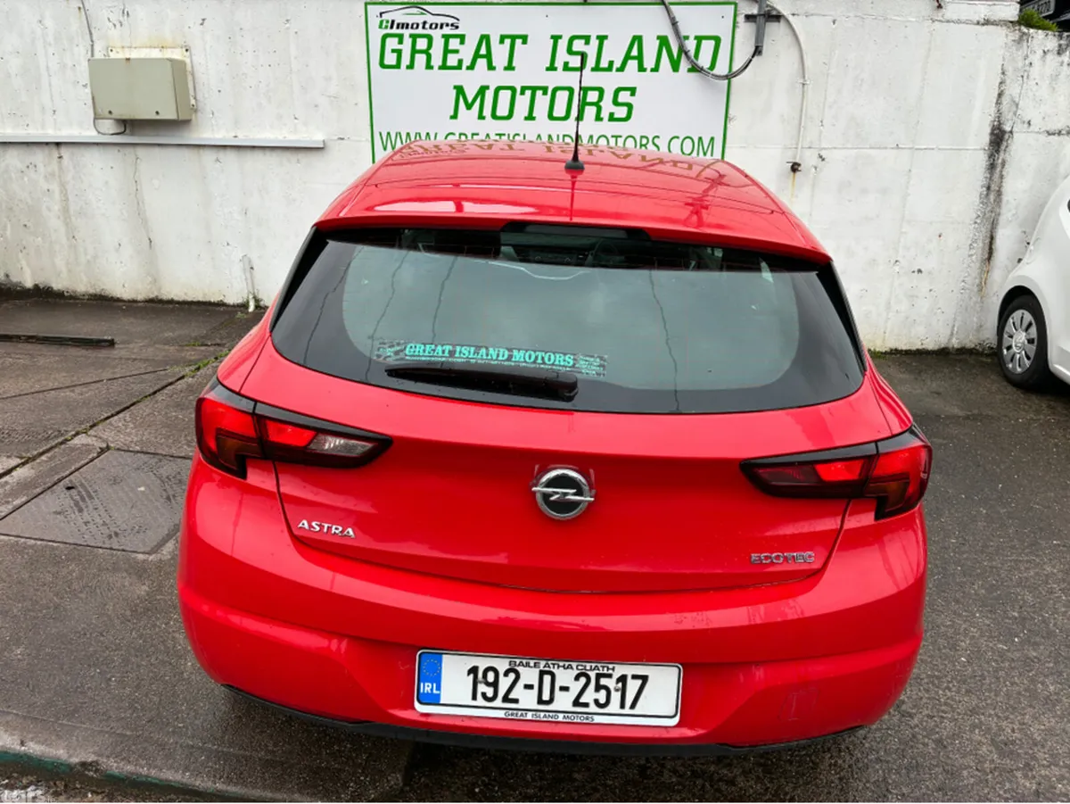 Opel Astra Hatchback, Petrol, 2019, Red