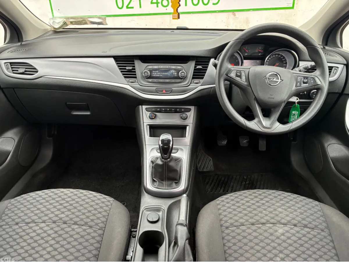 Opel Astra Hatchback, Petrol, 2019, Red