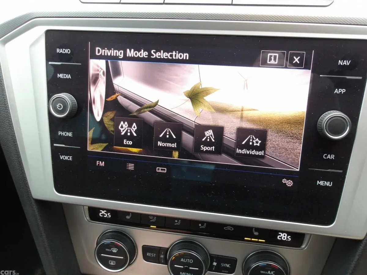 Volkswagen Passat Saloon, Diesel, 2019, Black