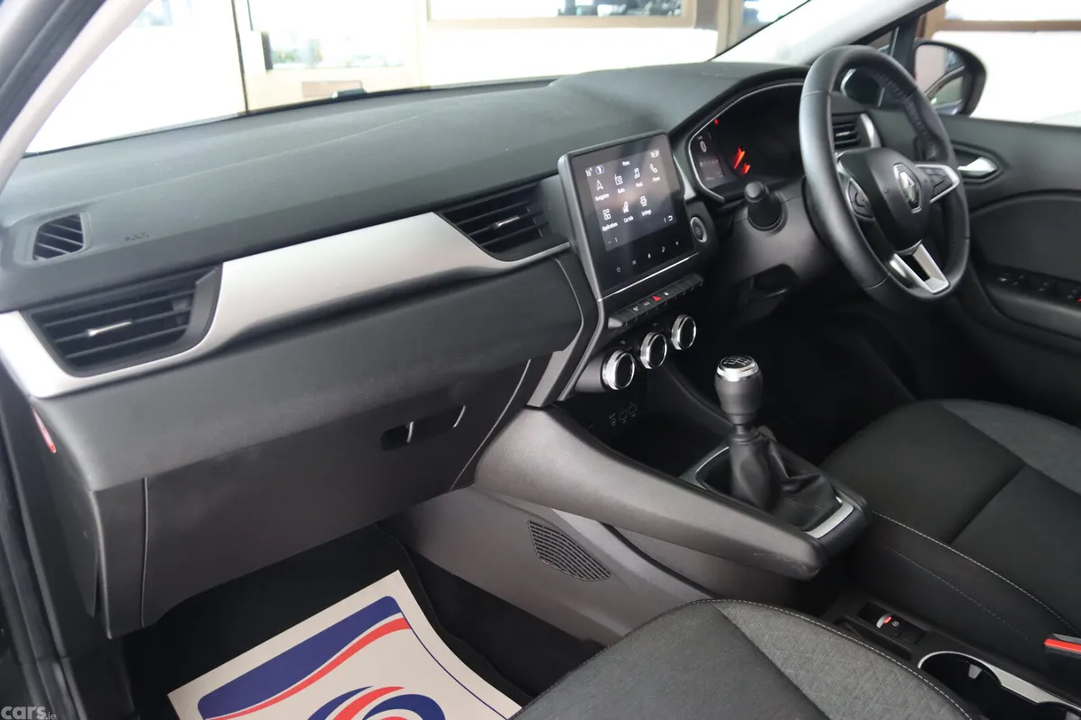 Renault Captur SUV, Petrol, 2023, Black