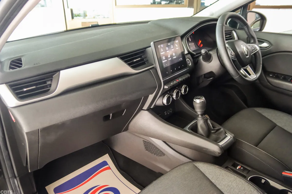 Renault Captur SUV, Petrol, 2023, Black