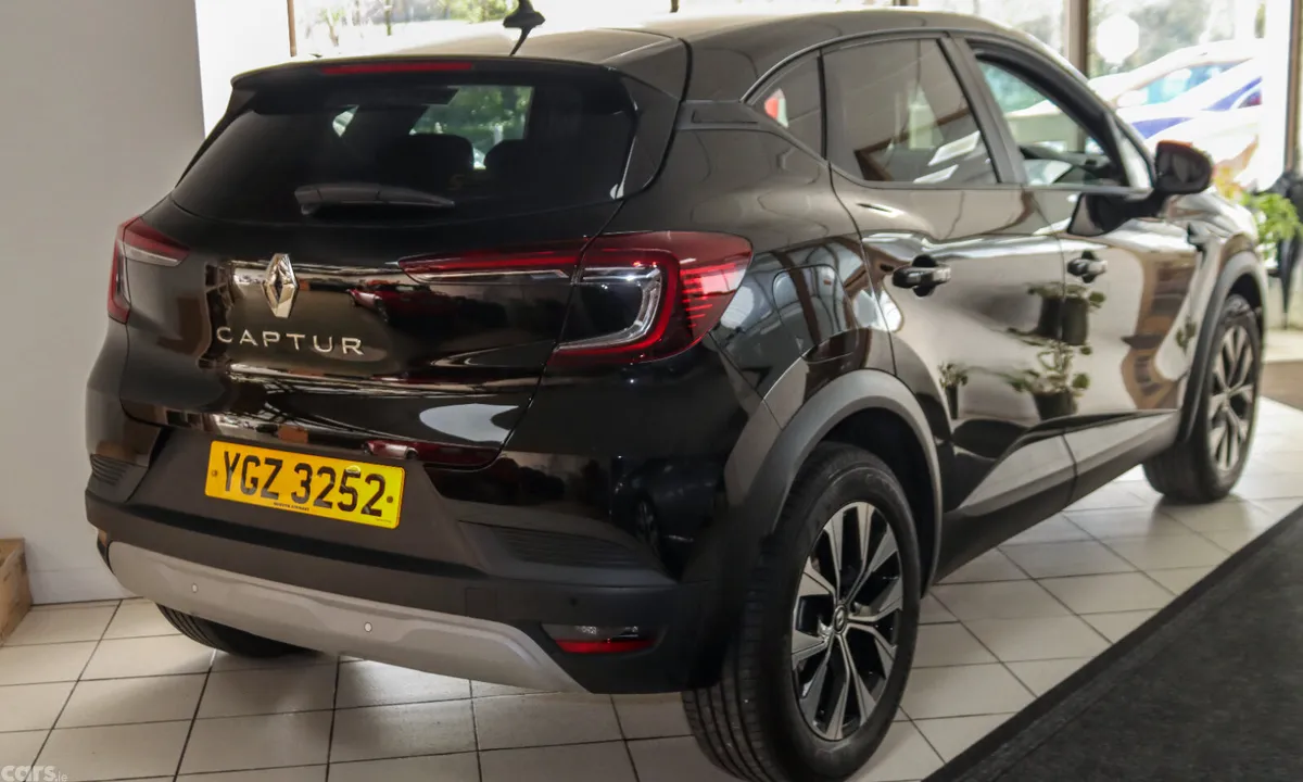 Renault Captur SUV, Petrol, 2023, Black