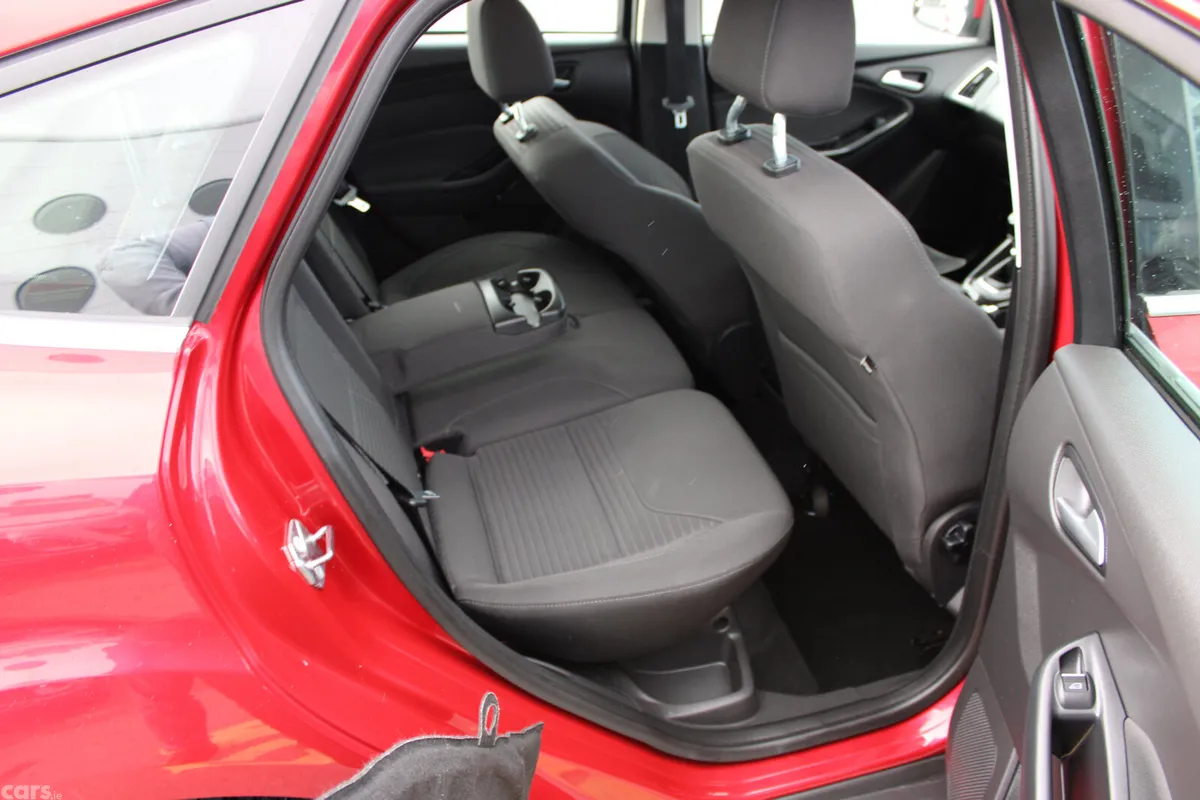 Ford Focus Hatchback, Diesel, 2018, Red