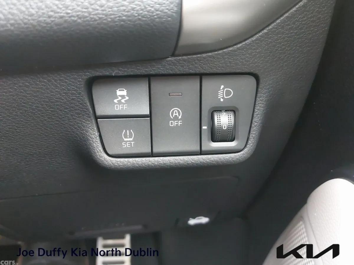 Kia Stonic MPV, Petrol, 2026, Red