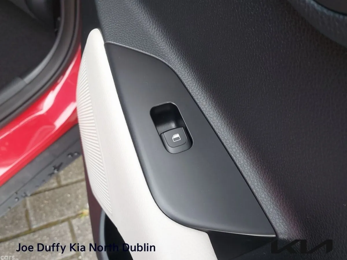 Kia Stonic MPV, Petrol, 2026, Red