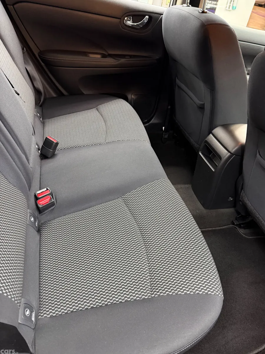 Nissan Pulsar Hatchback, Diesel, 2015, Silver