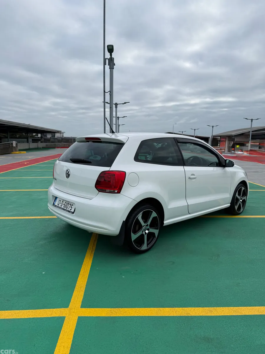 Volkswagen Polo Hatchback, Petrol, 2012, White