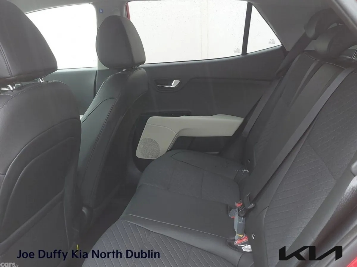 Kia Stonic MPV, Petrol, 2026, Silver