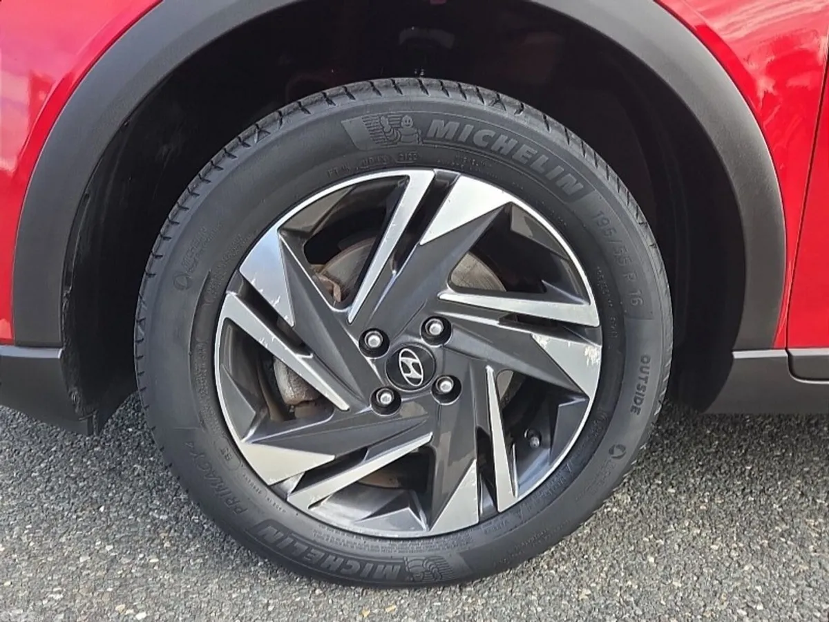 Hyundai Bayon Estate, Petrol, 2022, Red