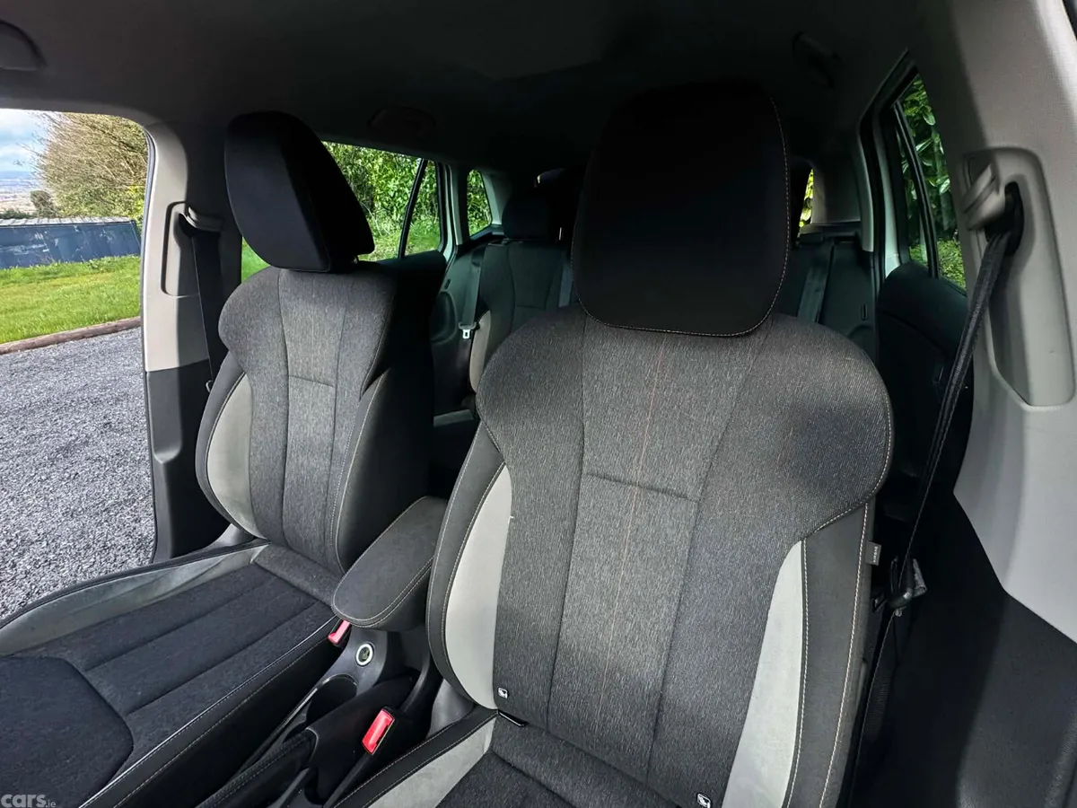 Skoda Kamiq Hatchback, Petrol, 2022, White