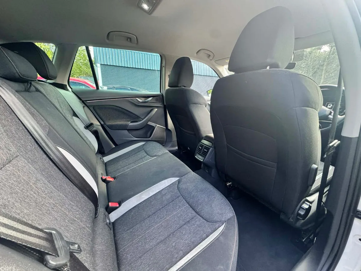 Skoda Kamiq Hatchback, Petrol, 2022, White