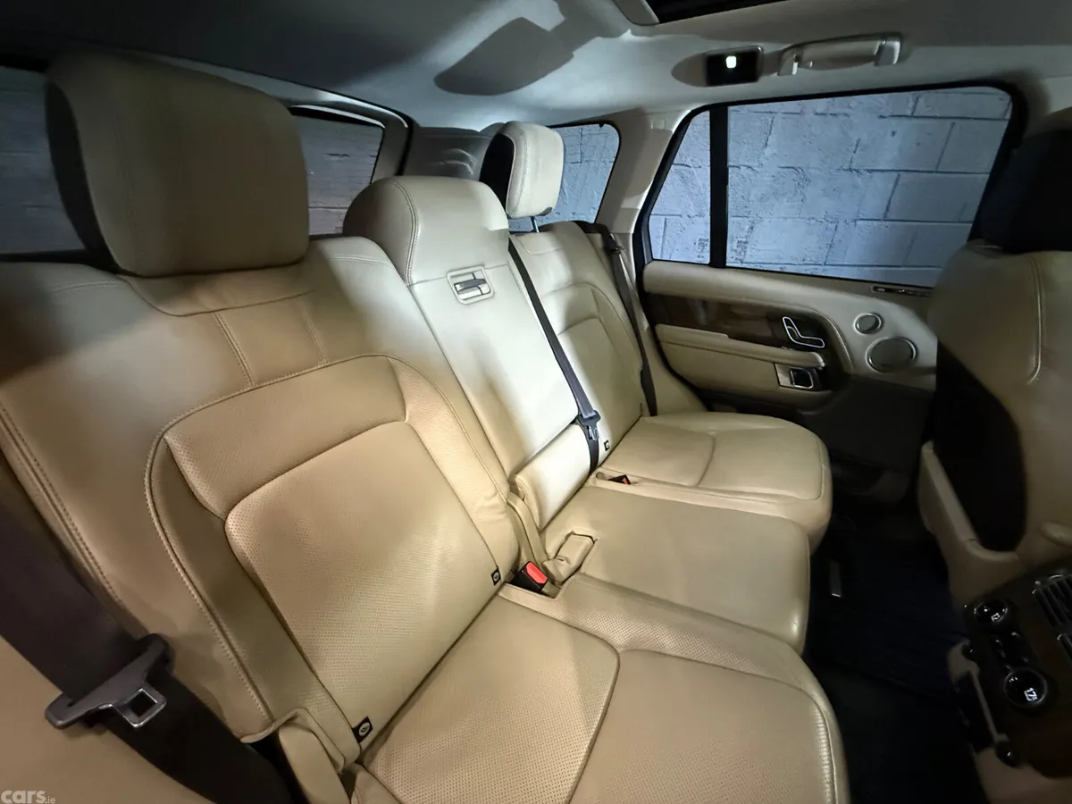 Land Rover Range Rover SUV, Diesel, 2018, Blue