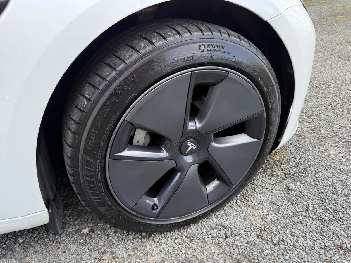 Tesla Model 3 Saloon, Electric, 2022, White