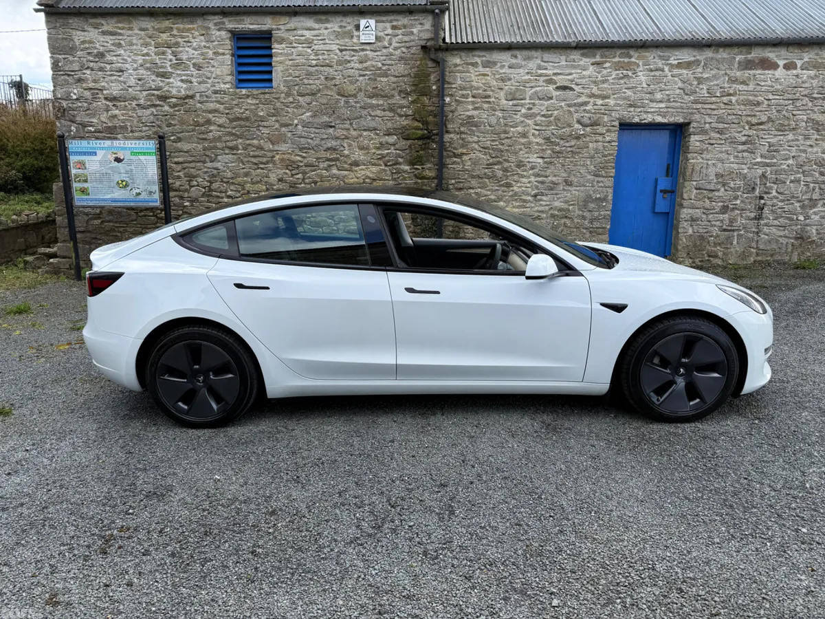 Tesla Model 3 Saloon, Electric, 2022, White