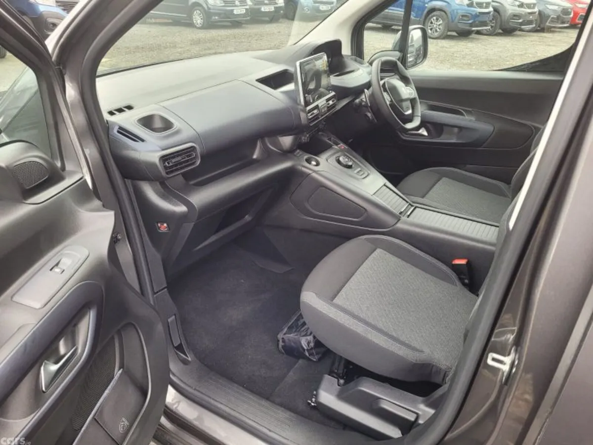 Peugeot Rifter MPV, Diesel, 2024, Grey