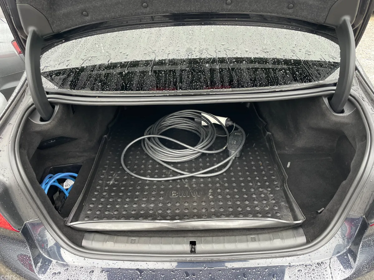 BMW 5-Series Saloon, Petrol Plug-in Hybrid, 2019, Black