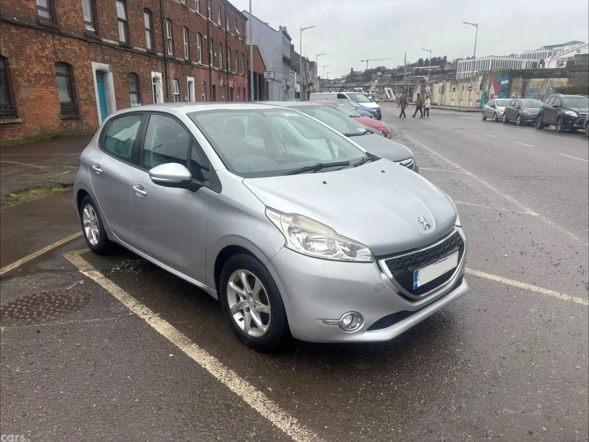 Peugeot 208 Hatchback, Petrol, 2014, Silver