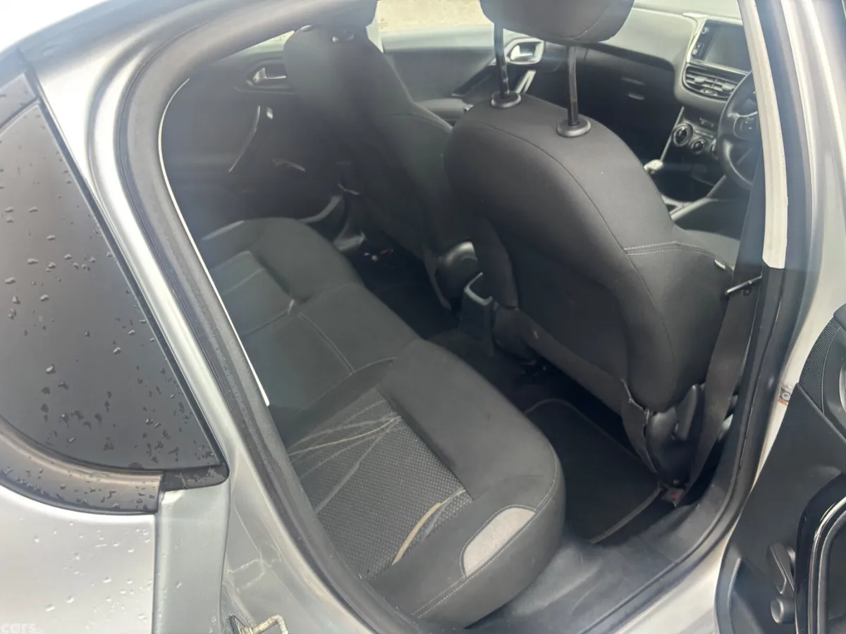 Peugeot 208 Hatchback, Petrol, 2014, Silver