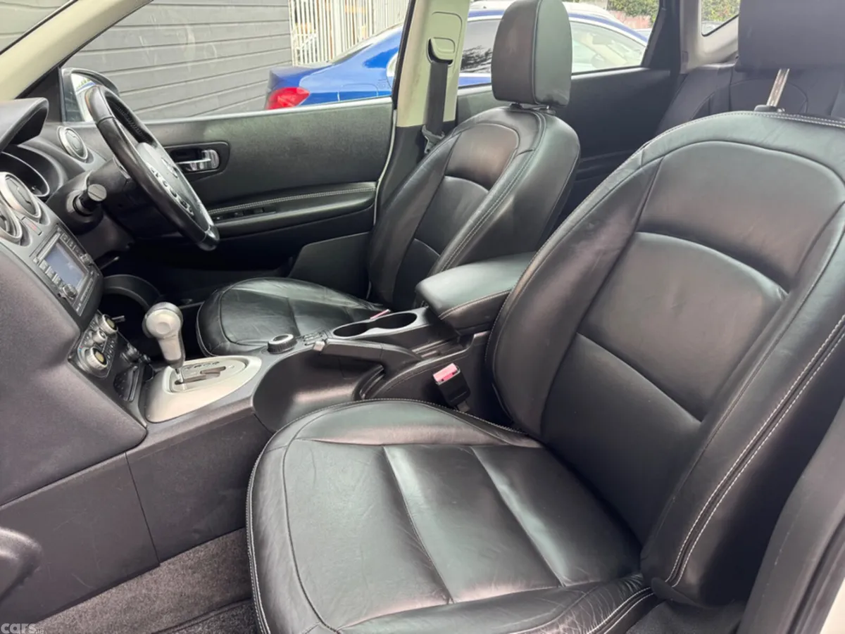 Nissan Qashqai Hatchback, Diesel, 2010, White