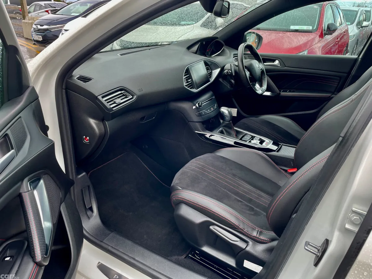 Peugeot 308 Hatchback, Diesel, 2018, White
