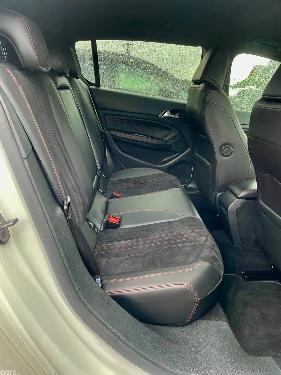 Peugeot 308 Hatchback, Diesel, 2018, White