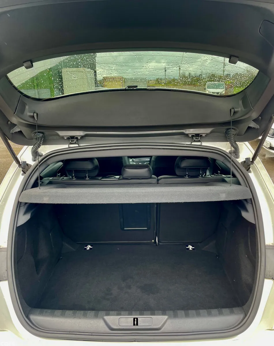 Peugeot 308 Hatchback, Diesel, 2018, White