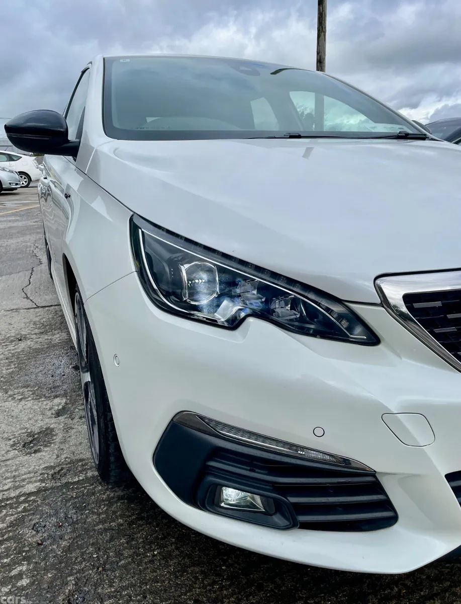 Peugeot 308 Hatchback, Diesel, 2018, White
