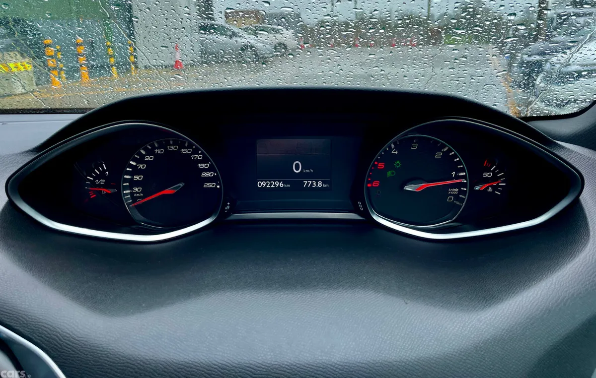 Peugeot 308 Hatchback, Diesel, 2018, White