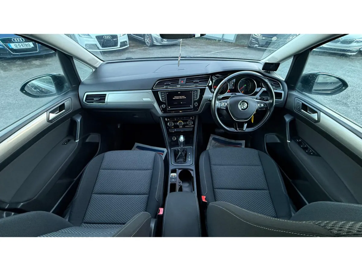 Volkswagen Touran MPV, Petrol, 2016, Black