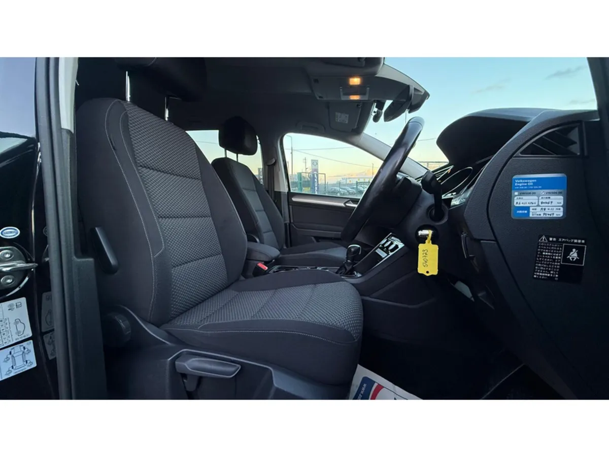 Volkswagen Touran MPV, Petrol, 2016, Black