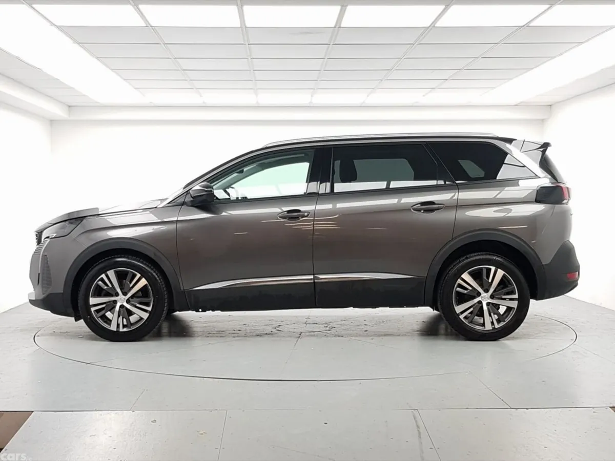 Peugeot 5008 MPV, Petrol, 2023, Grey