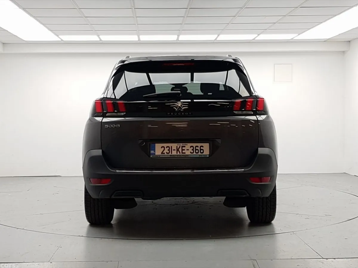 Peugeot 5008 MPV, Petrol, 2023, Grey