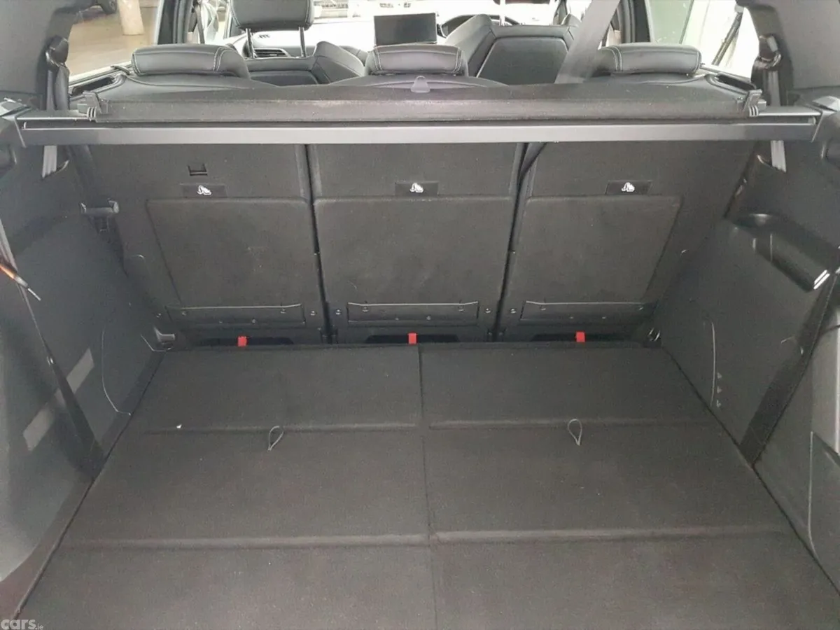 Peugeot 5008 MPV, Petrol, 2023, Grey