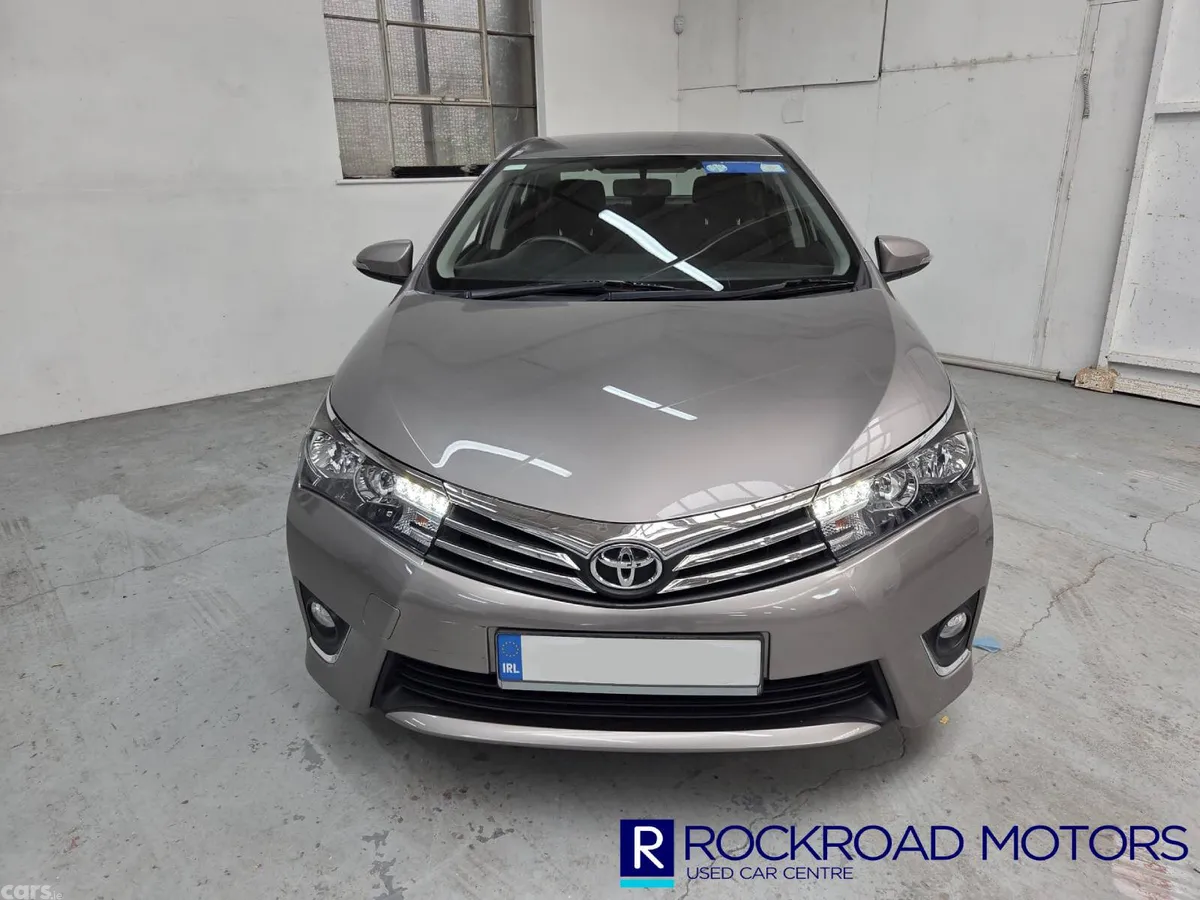 Toyota Corolla Saloon, Petrol, 2016, Bronze
