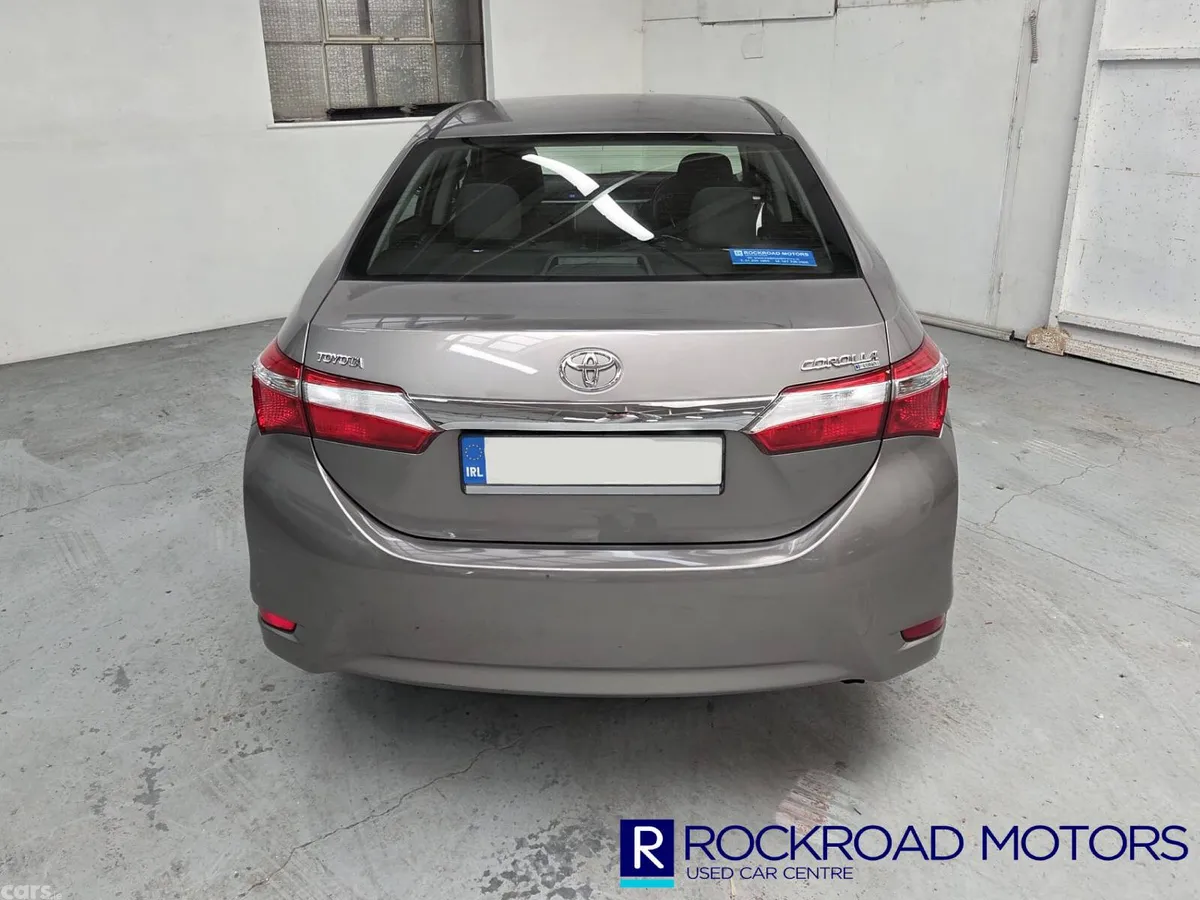 Toyota Corolla Saloon, Petrol, 2016, Bronze