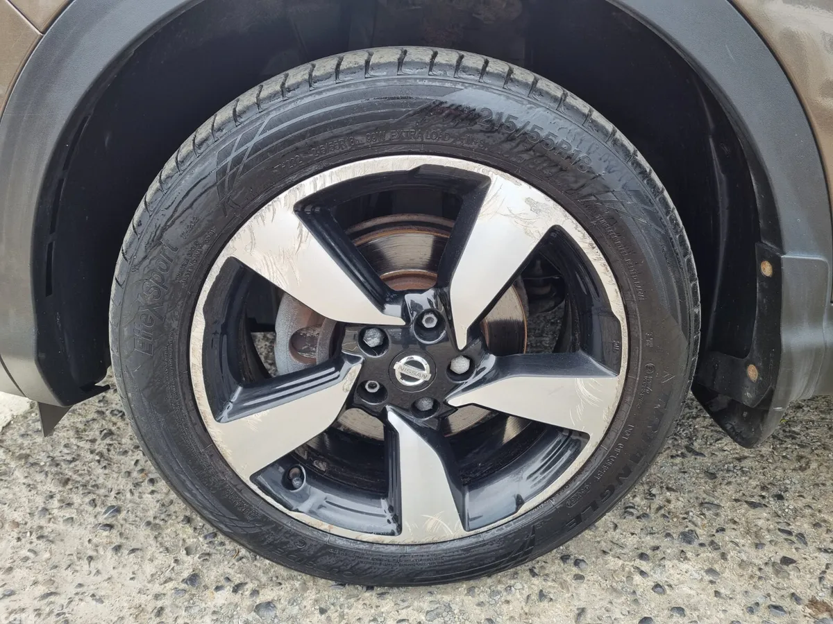 Nissan Qashqai SUV, Diesel, 2017, Brown