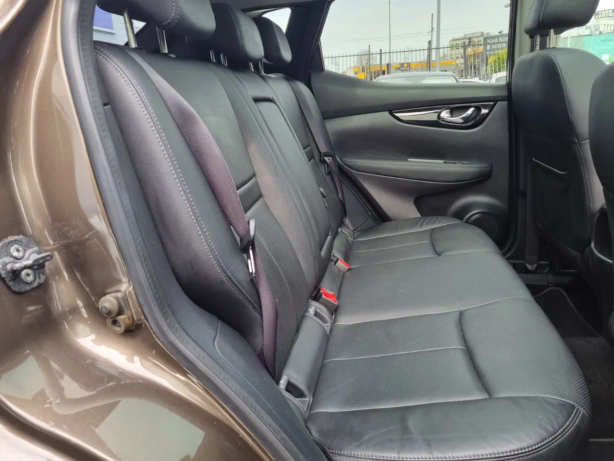 Nissan Qashqai SUV, Diesel, 2017, Brown