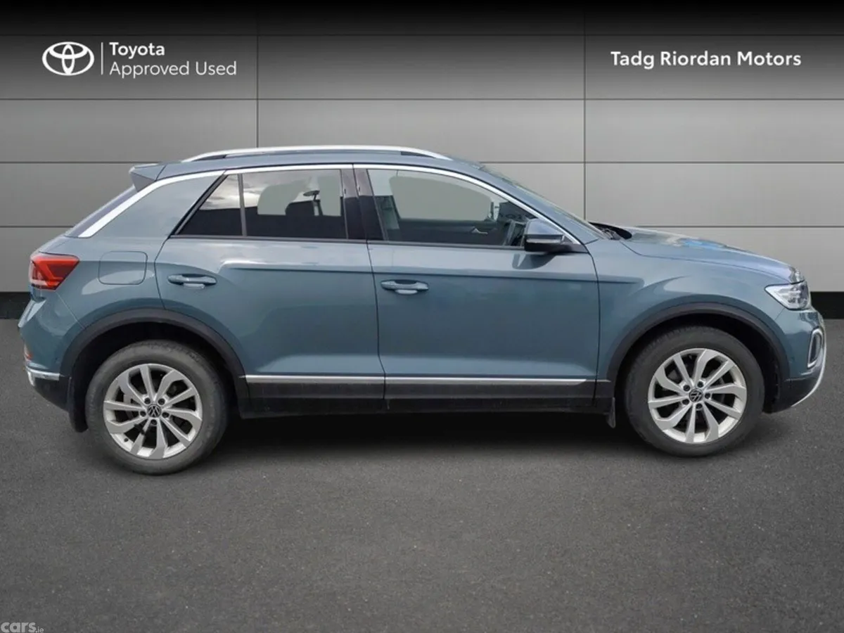 Volkswagen T-Roc Estate, Petrol, 2023, Blue