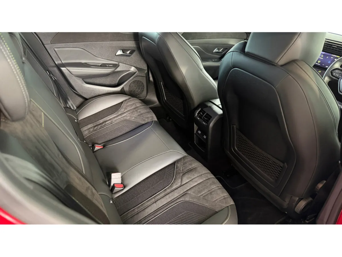 Peugeot 308 Hatchback, Diesel, 2023, Red