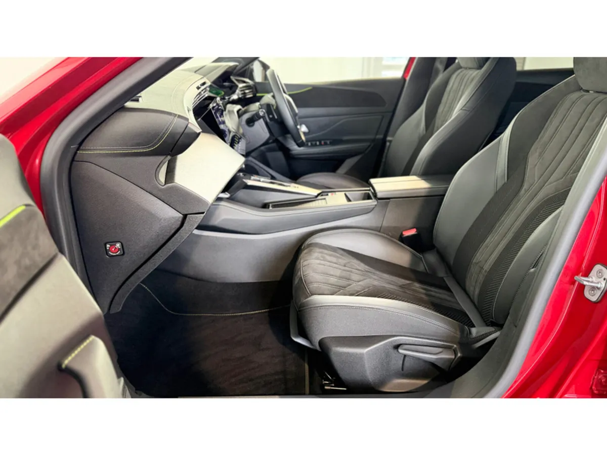 Peugeot 308 Hatchback, Diesel, 2023, Red