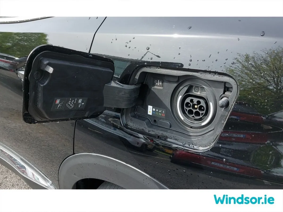 Peugeot 3008 SUV, Petrol Plug-in Hybrid, 2023, Black